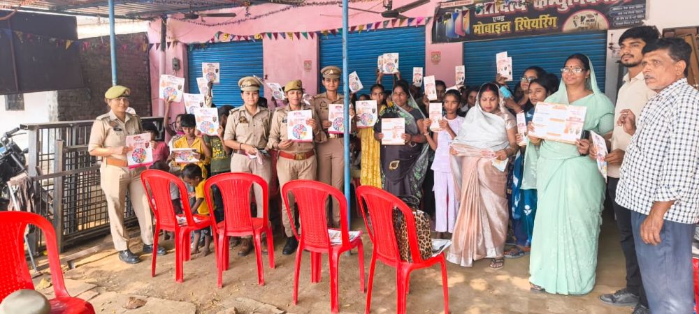 Kashi Ki Aawaz | मिशन शक्ति फेज-5.0 के तृतीय चरण के अनुसार स्कूलों/कालेजों में भ्रमण करते हुए जन जागरूकता