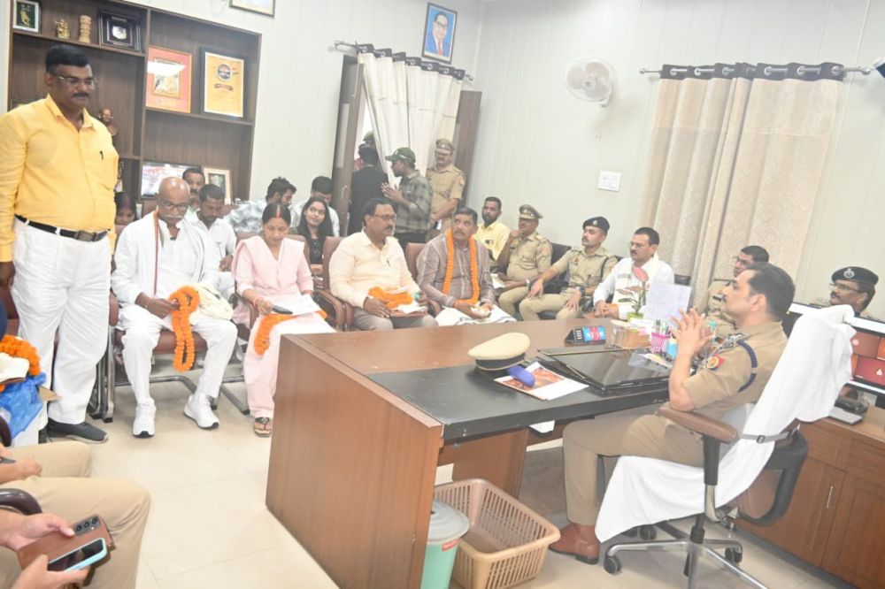 पुलिस आयुक्त कमिश्नरेट वाराणसी श्री मोहित अग्रवाल द्वारा सेवानिवृत्त होने वाले पुलिस कर्मियों के लिए किया गया विदाई समारोह का आयोजन, दी गयी भावभीनी विदाई । || KashiKiAawaz