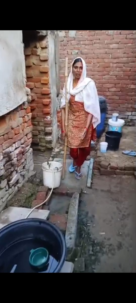 Kashi Ki Aawaz | सहजौर गांव में बुनियादी सुविधाओं का संकट: कच्चे रास्ते और जल निकासी की समस्या से जूझ रहे ग्रामीण