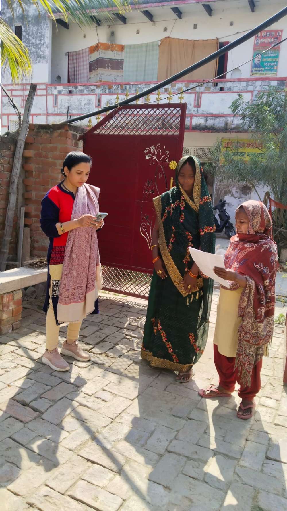 नियामताबाद में आयुष्मान कार्ड व आभा आईडी को लेकर जागरूकता अभियान तेज || KashiKiAawaz