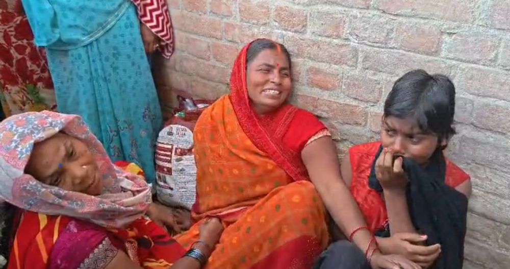 Kashi Ki Aawaz | भोजपुर गांव में 12 वर्षीय किशोर का संदिग्ध हालात में शव मिला, इलाके में सनसनी।