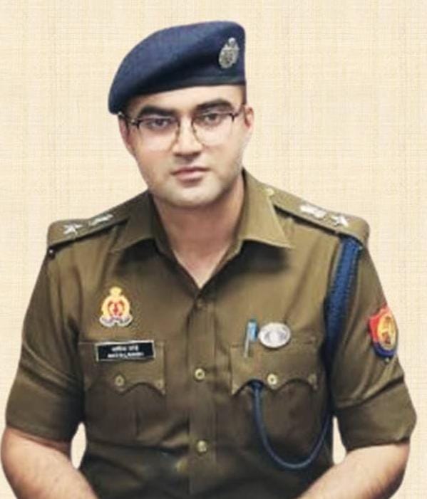 चंदौली में 49 पुलिसकर्मियों का तबादला, सैदराजा-मुगलसराय समेत कई थाने प्रभावित || KashiKiAawaz