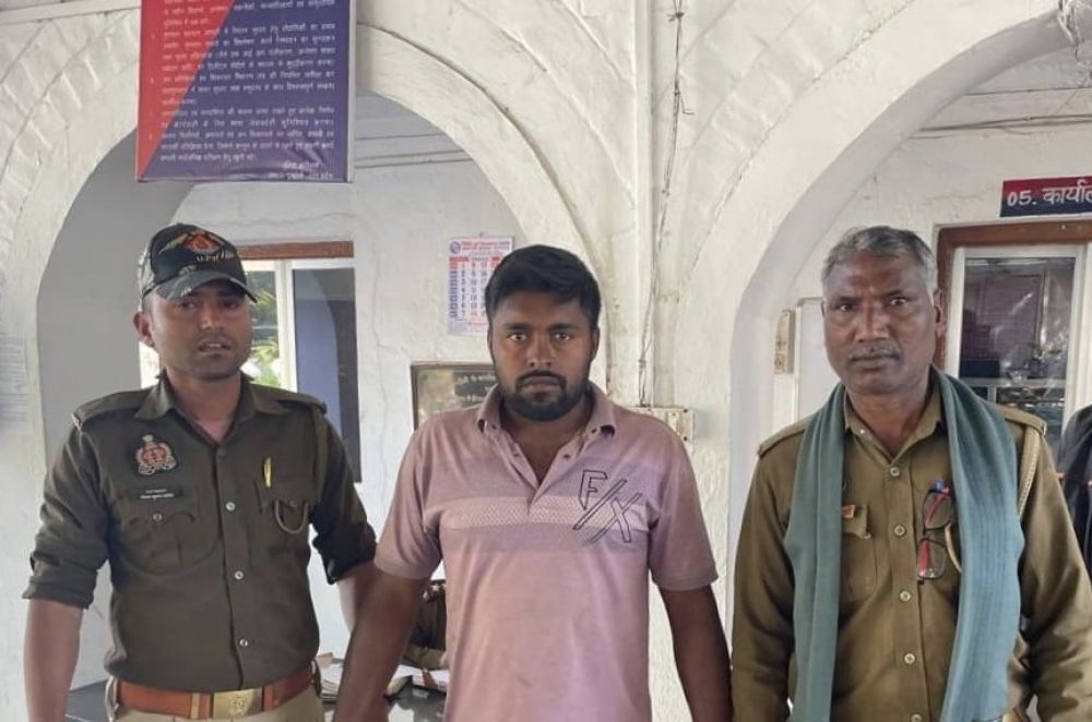 Kashi Ki Aawaz | 50 हजार का इनामी गौवध आरोपी वाराणसी से गिरफ्तार।