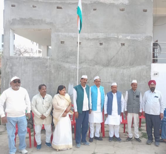 Kashi Ki Aawaz | मुगलसराय में जिला कांग्रेस सेवादल का ध्वज वंदन कार्यक्रम संपन्न, नेताओं ने रखे विचार।