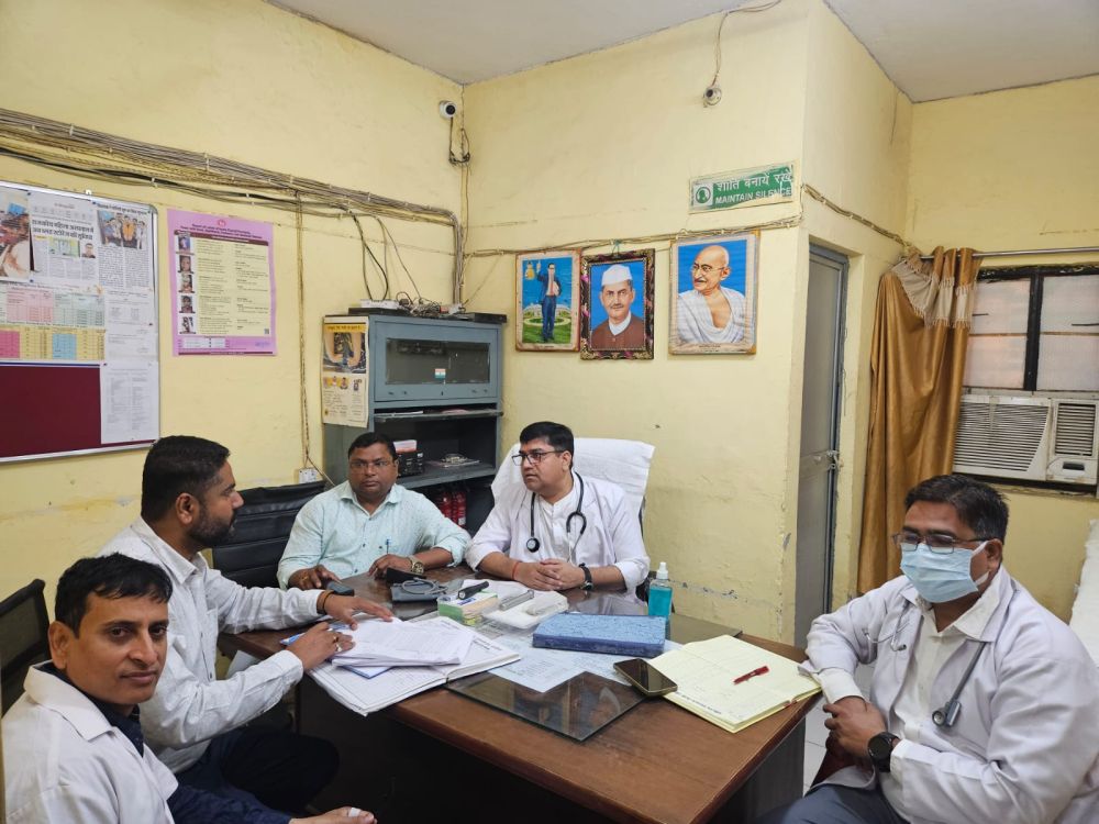 राजकीय महिला चिकित्सालय मुगलसराय का सहयोगात्मक पर्यवेक्षण: NHM टीम ने सराहा कार्य गुणवत्ता। || KashiKiAawaz