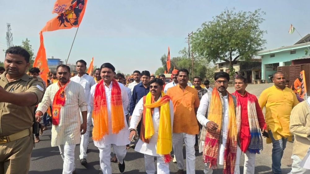 चैत्र नवरात्र के पावन अवसर पर 501 कन्याओं एवं महिलाओं द्वारा भव्य कलश पदयात्रा निकाली गई। || KashiKiAawaz