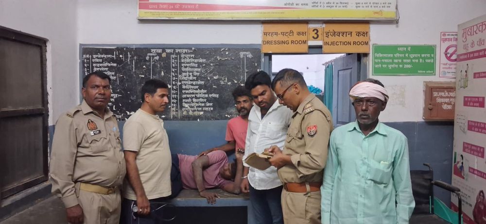 युवक ने गंगा में लगाई छलांग बलुआ पुल से कूदने वाले की गोताखोरों ने बचाई जान। || KashiKiAawaz