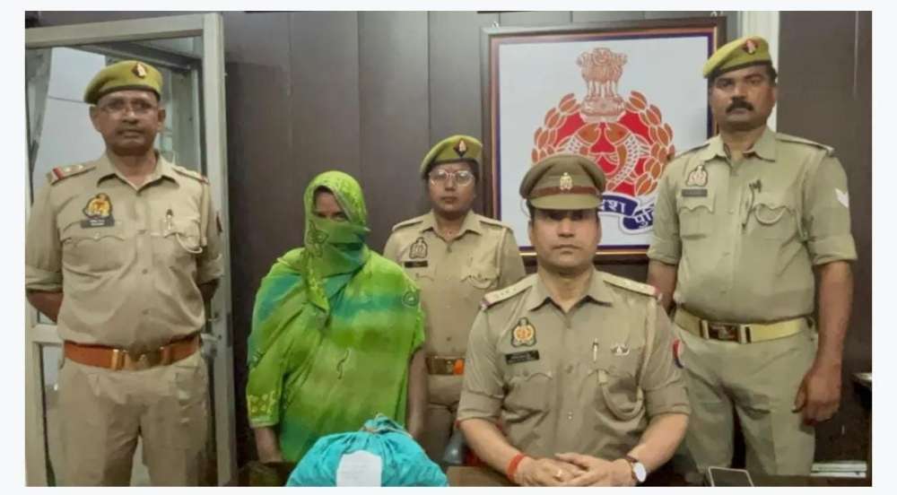 पुलिस की कार्रवाई, अवैध गांजा के साथ महिला गिरफ्तार। || KashiKiAawaz